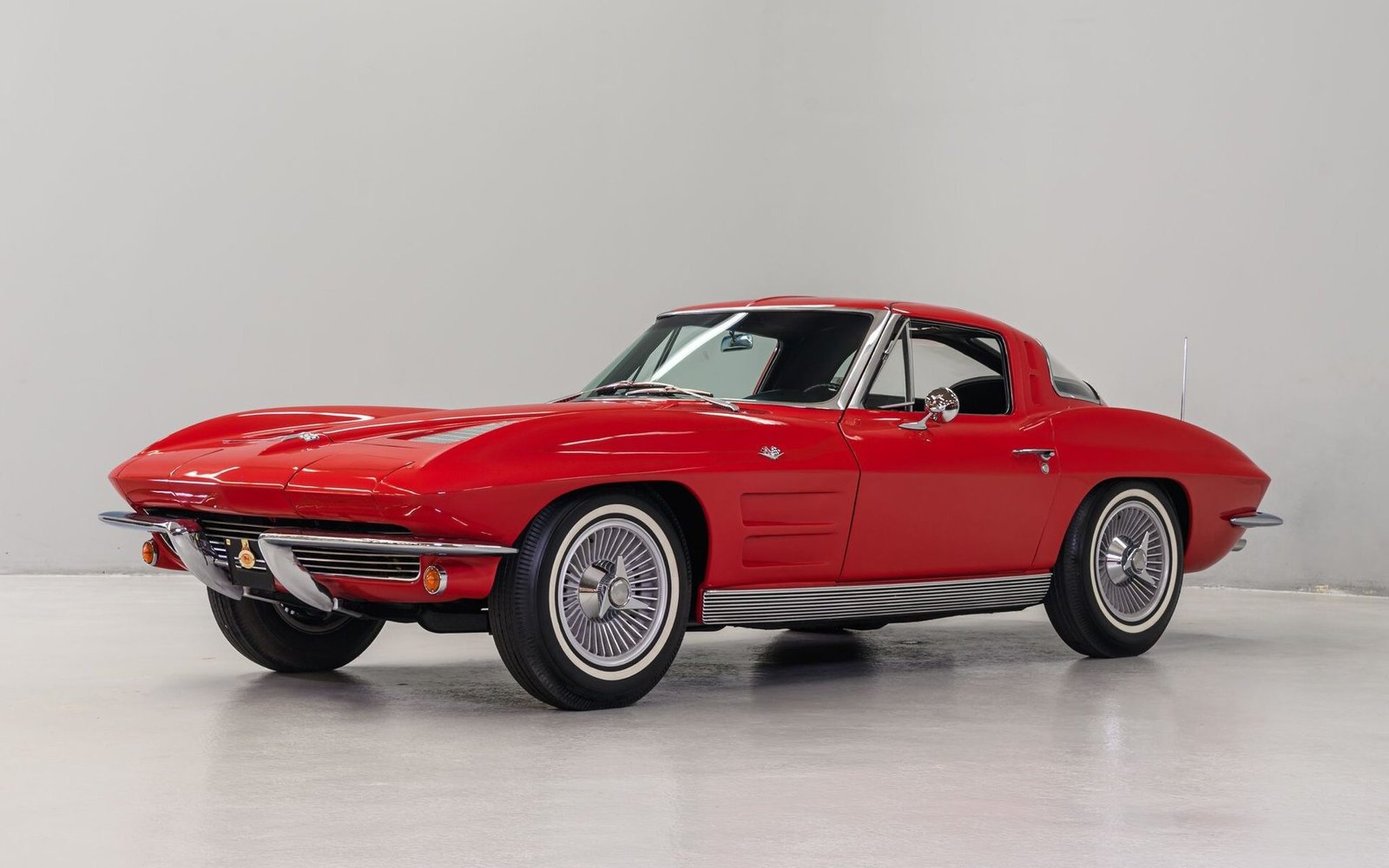 1963-chevrolet-corvette-stingray